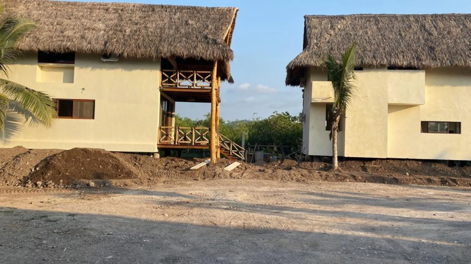 Dos casas de playa con palapa en La Manzanilla